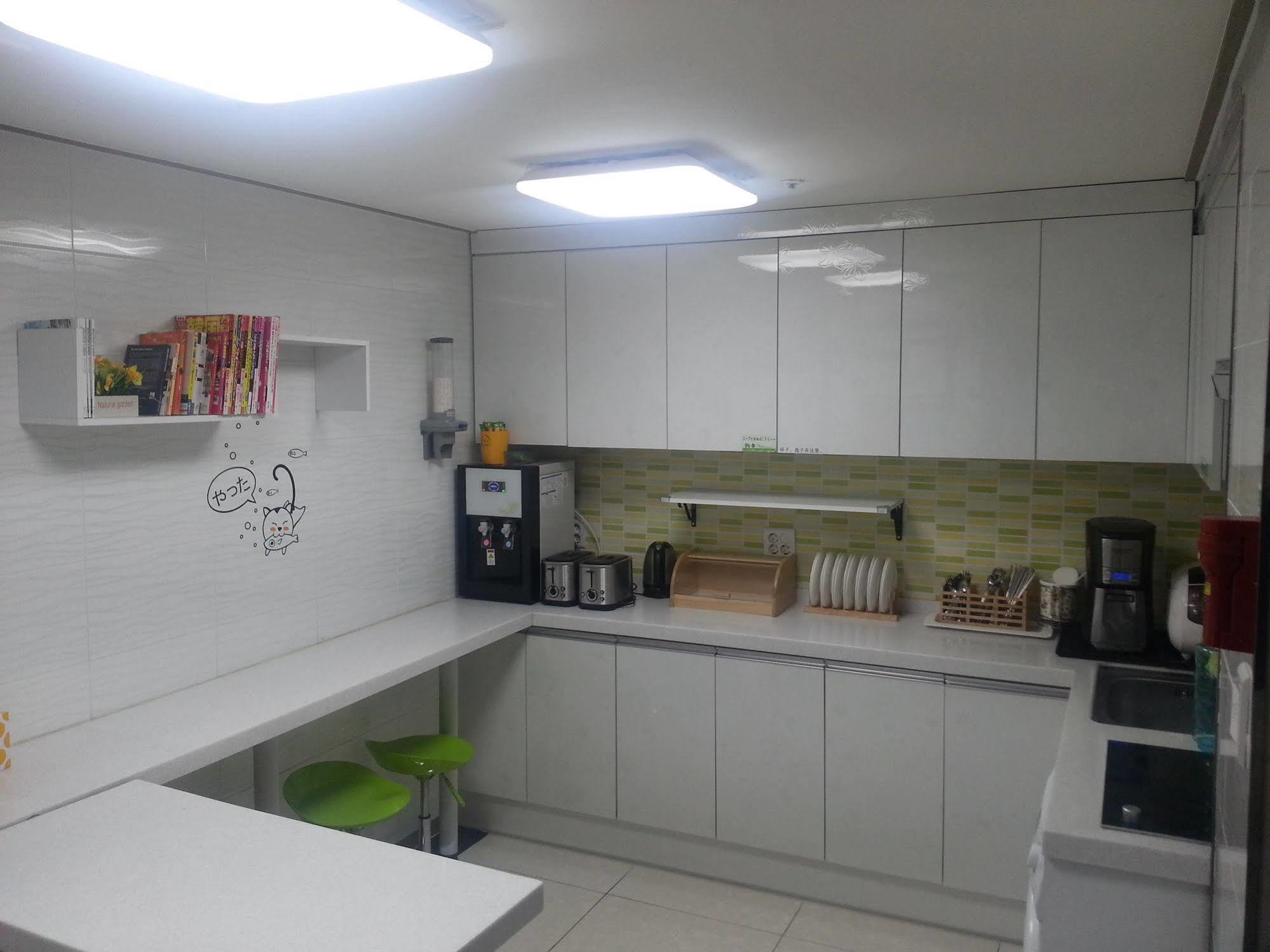 Goodstay Tomo Guest house